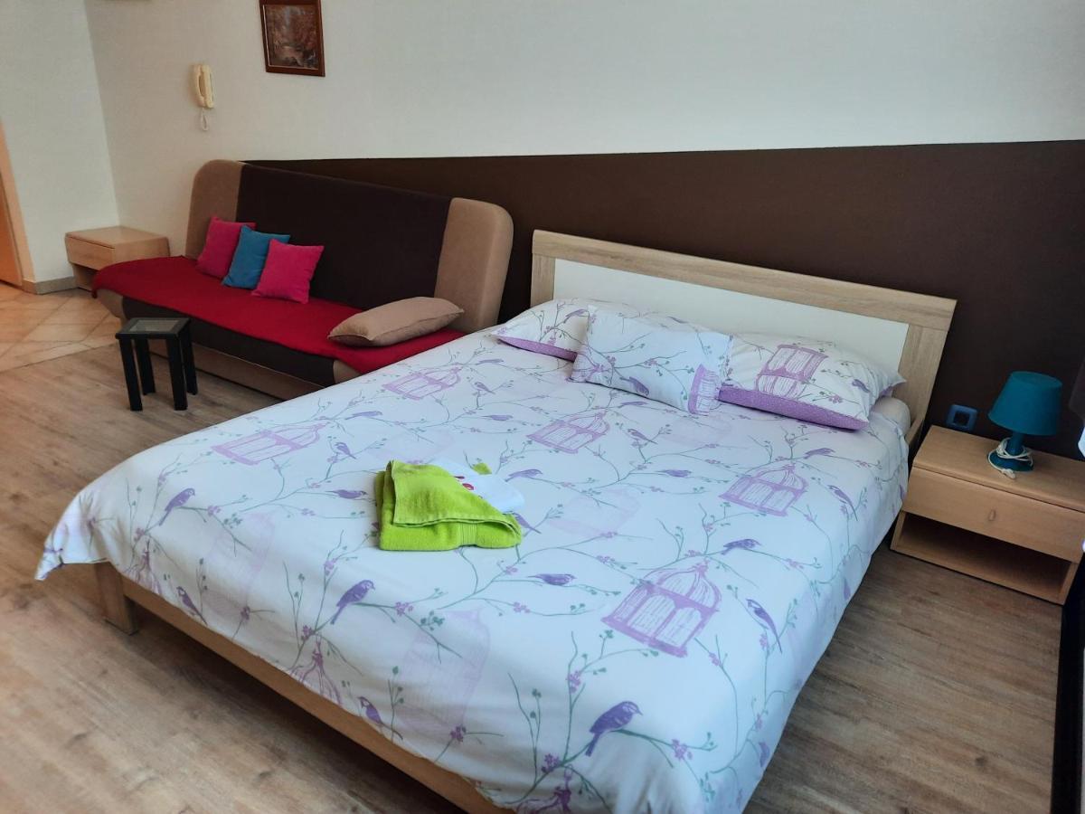 Apartmani Lorena Pula Exterior foto